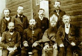 Константин Эдуардович Циолковский (во втором ряду второй слева) в группе учителей Калужского уездного училища. 1895