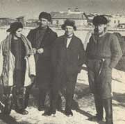 А.Фадеев, А.Довженко
и Ю.Солнцева
в Уссурийском крае.
1933 год.