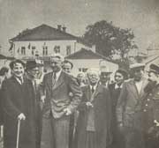 А. Фадеев среди писателей
на юбилее В.Г. Белинского,
г. Белинский Пензенской обл.,
1948 год.